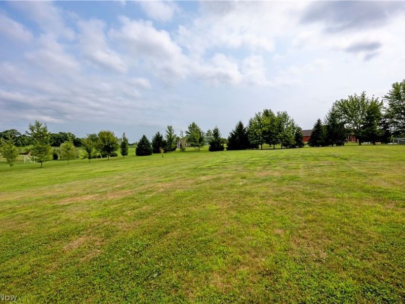 212 Cardington Lane, Burbank, OH 44214 Photo 5