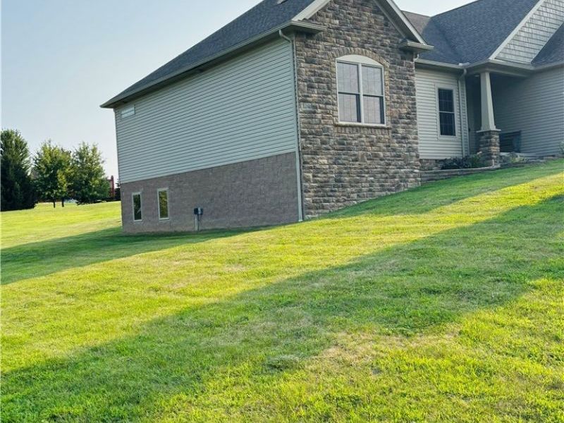 212 Cardington Lane, Burbank, OH 44214 Photo 5
