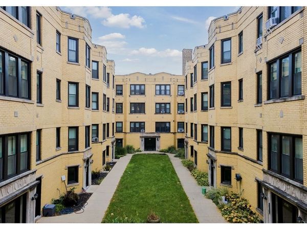 3821 N Greenview Avenue , Unit 1E, Chicago, IL 60613