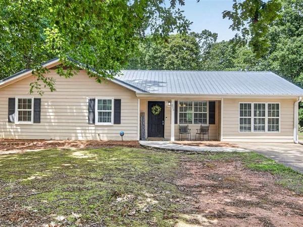 216 Brooks Lane, Winder, GA 30680