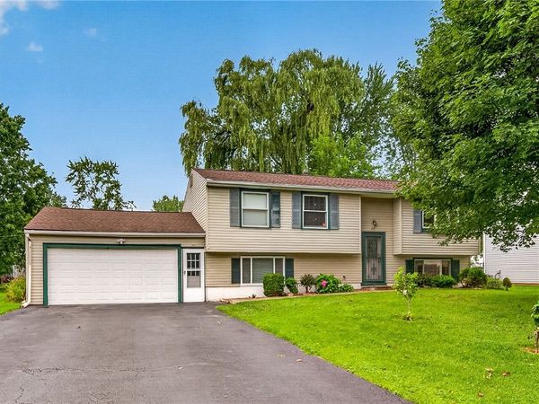 26 Spicewood Lane , Rochester, NY 14624