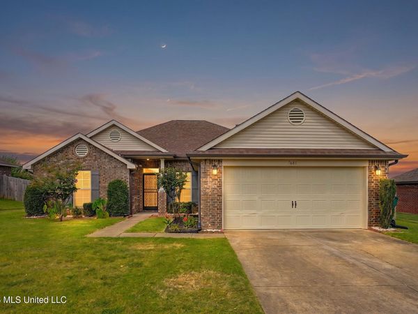 7681 Walnut Glen Drive, Southaven, MS 38672