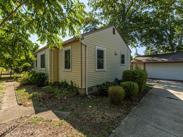 33967 Wadsworth Street, Livonia, MI 48150