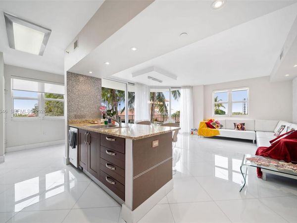 19900 E Country Club Dr , Unit 610, Aventura, FL 33180