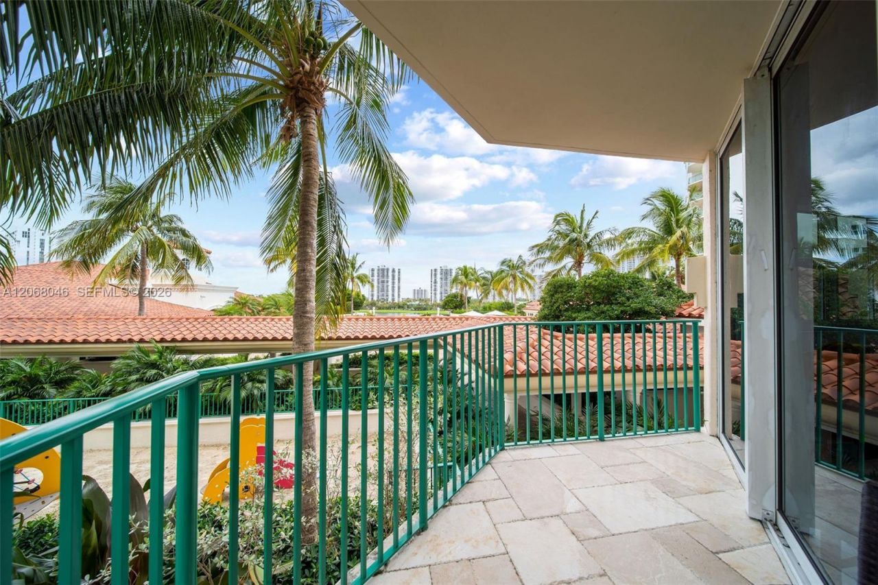 19900 E Country Club Dr , Unit 610, Aventura, FL 33180 Photo