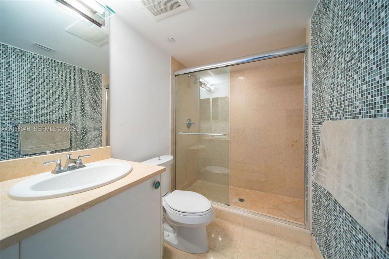 19900 E Country Club Dr , Unit 610, Aventura, FL 33180 Photo