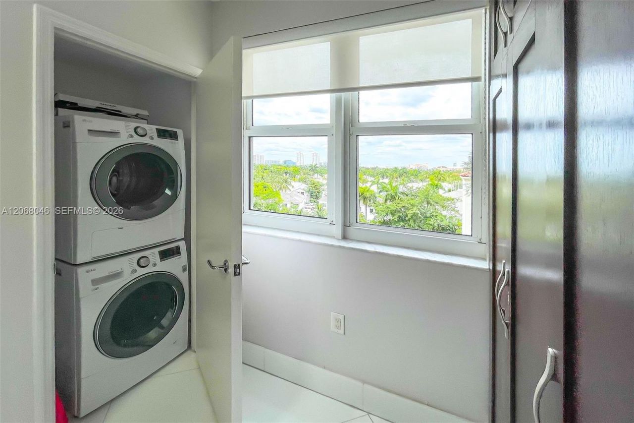 19900 E Country Club Dr , Unit 610, Aventura, FL 33180 Photo