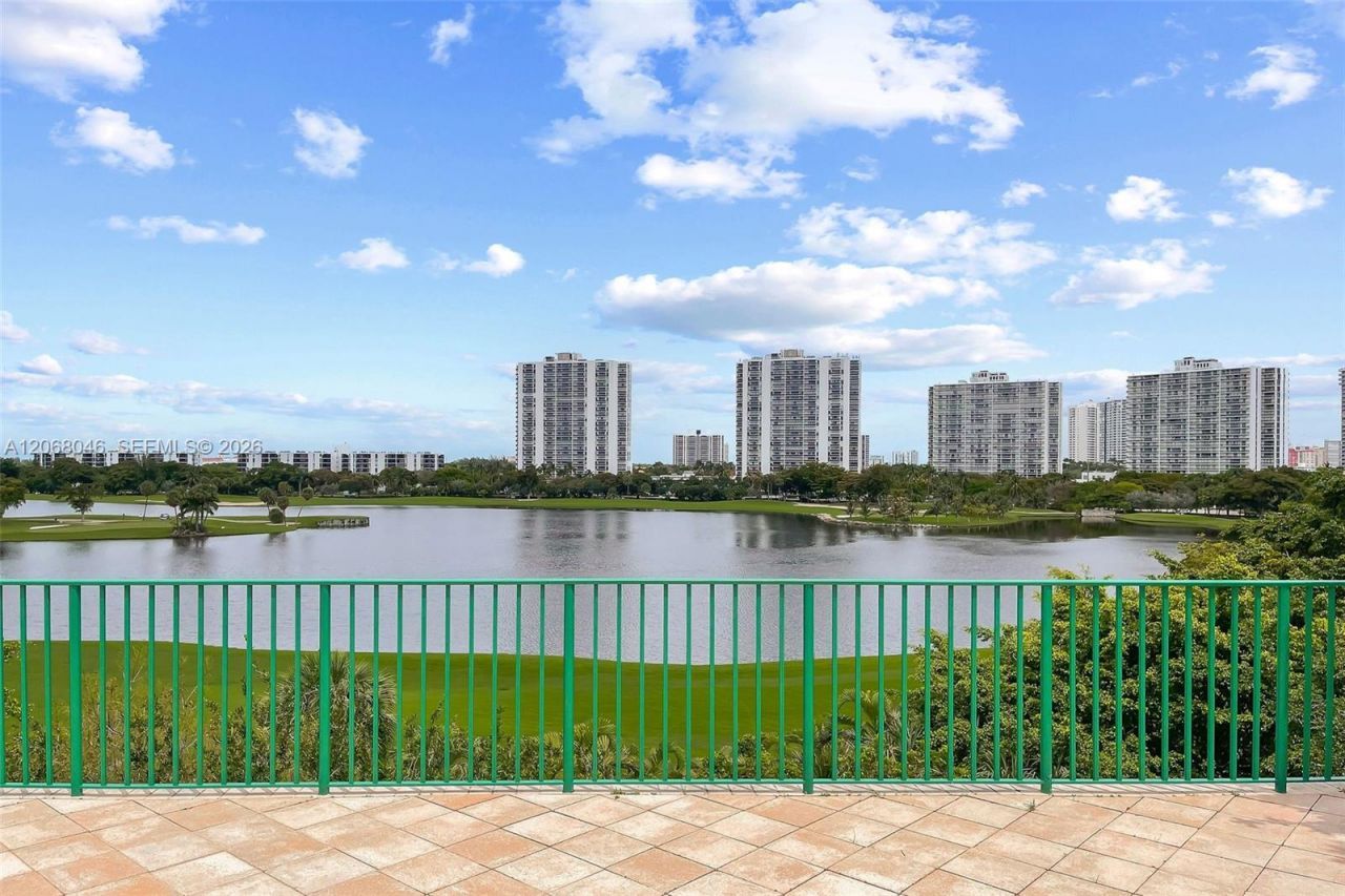 19900 E Country Club Dr , Unit 610, Aventura, FL 33180 Photo