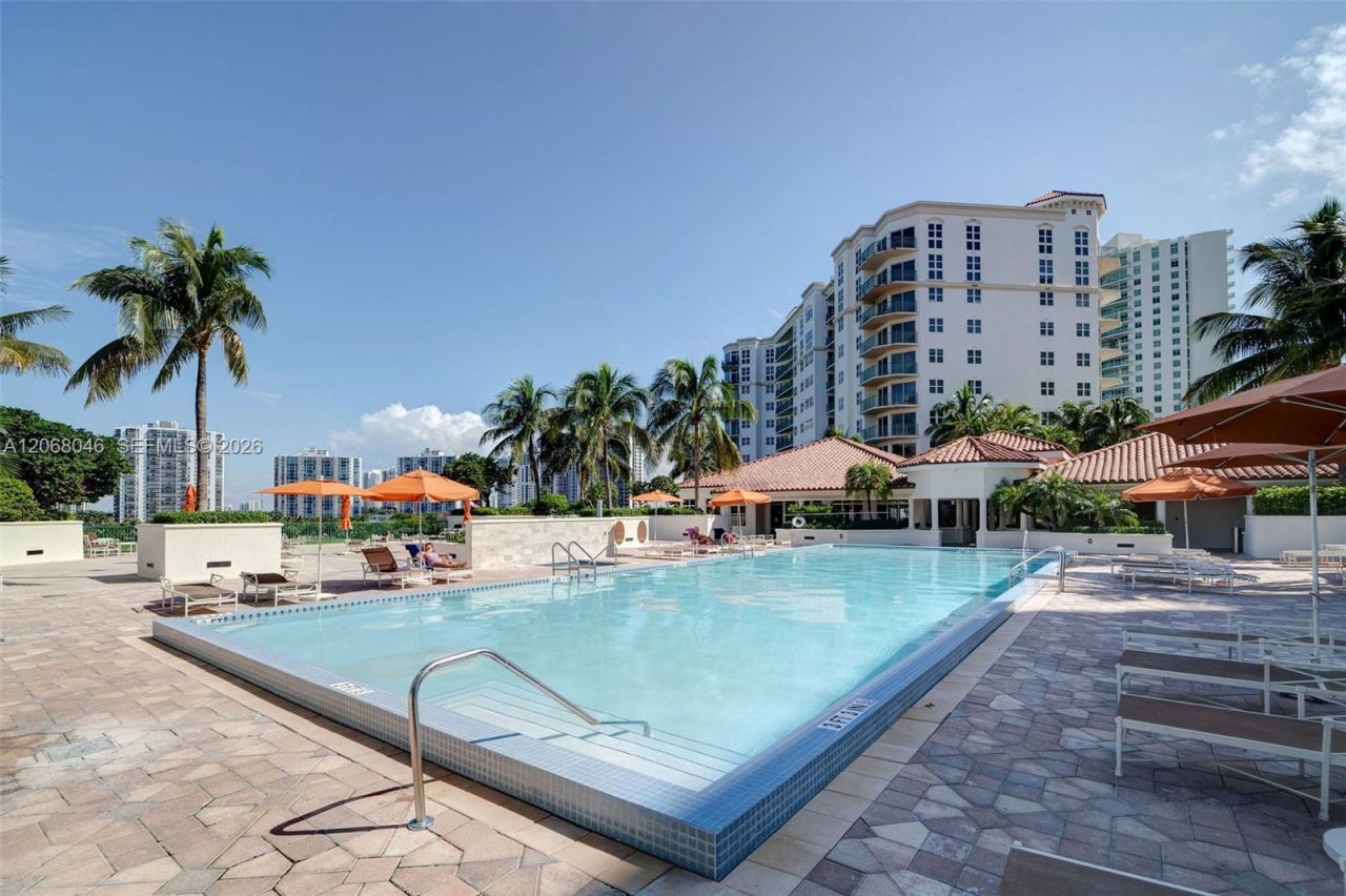 19900 E Country Club Dr , Unit 610, Aventura, FL 33180 Photo