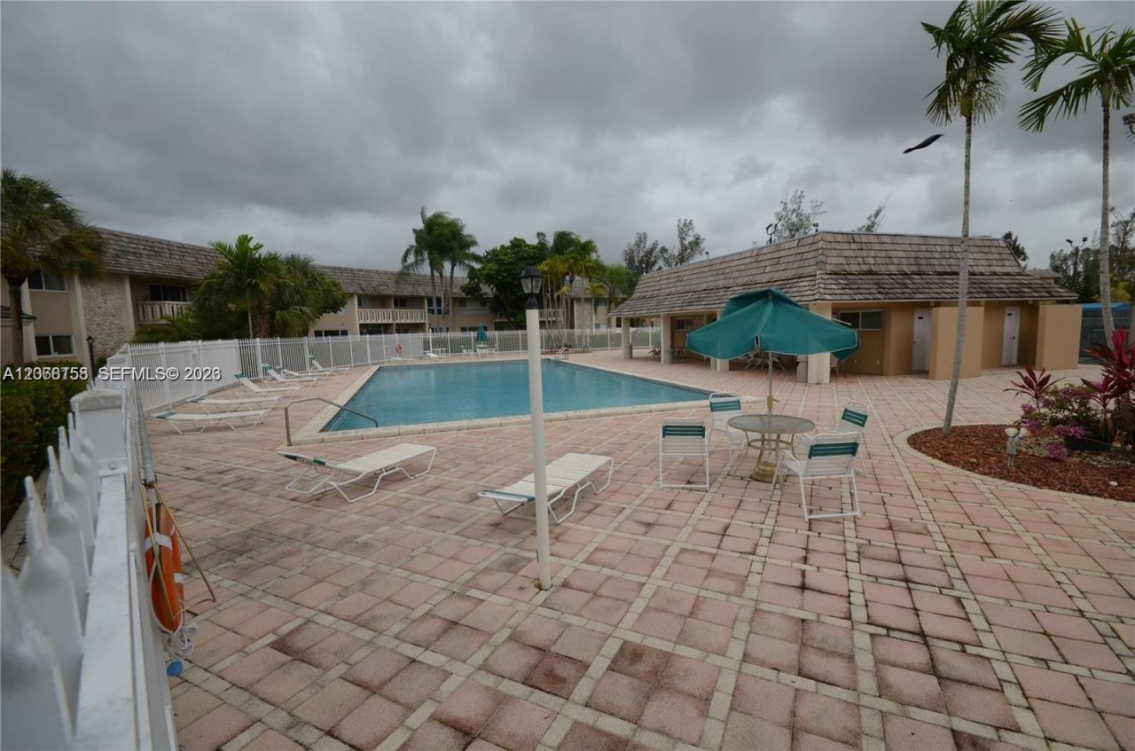 7440 Miami Lakes Dr, Unit F101, Miami Lakes, FL 33014 Photo