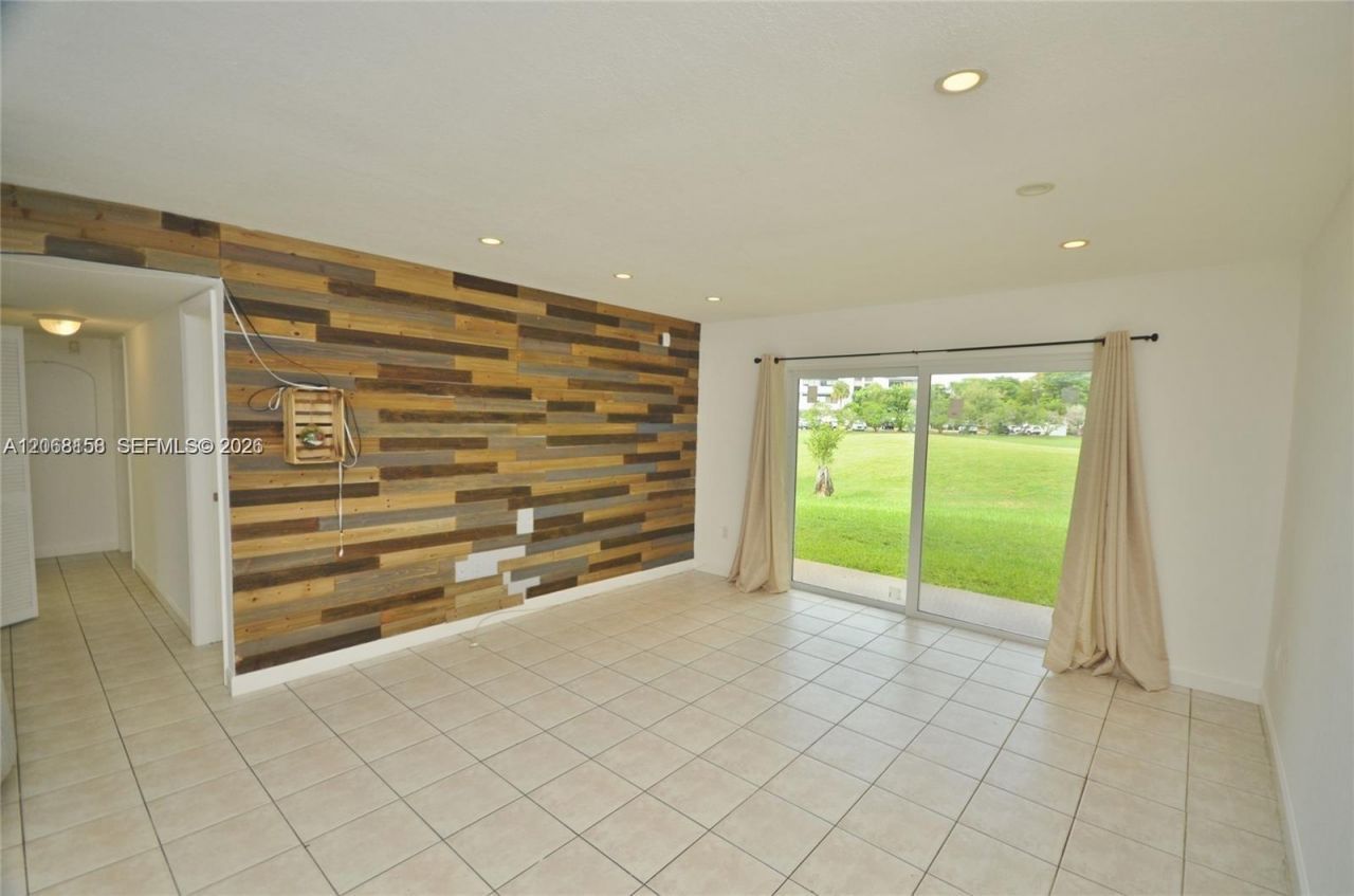 7440 Miami Lakes Dr, Unit F101, Miami Lakes, FL 33014 Photo