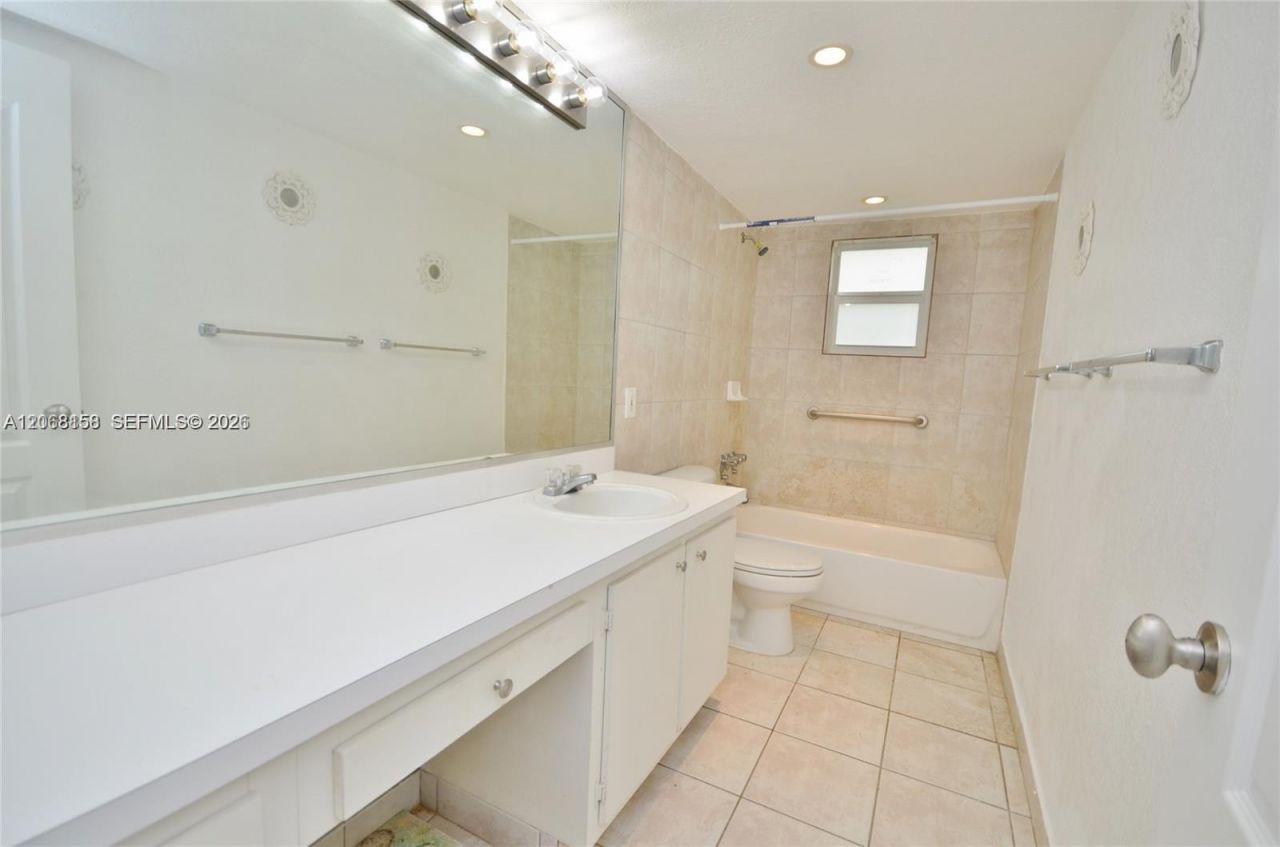 7440 Miami Lakes Dr, Unit F101, Miami Lakes, FL 33014 Photo