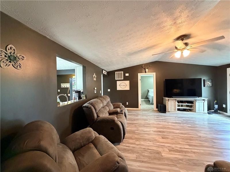 6068 Shull Road, Huber Heights, OH 45424 Photo 12