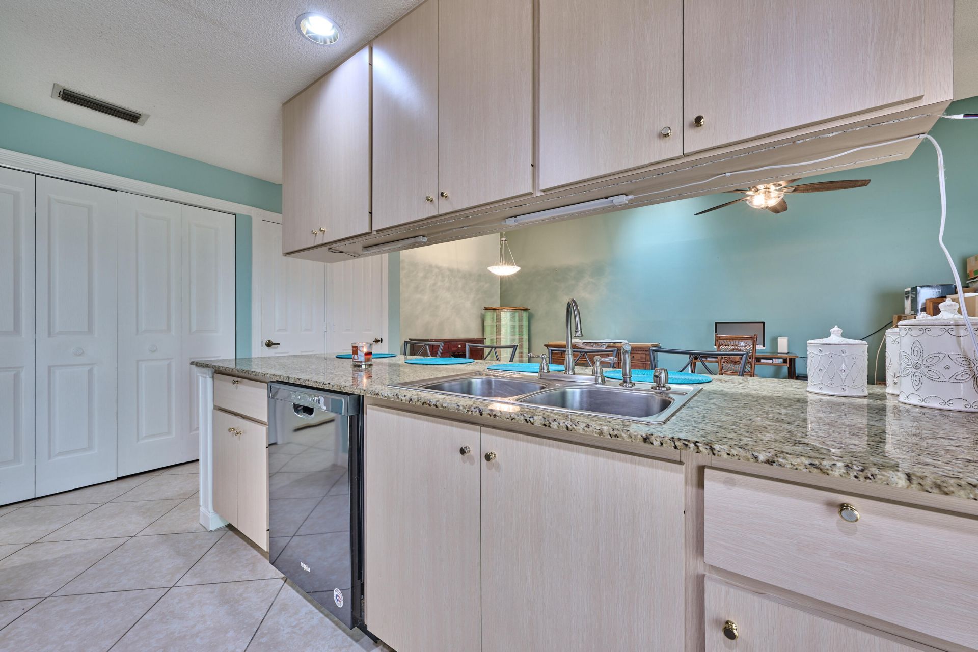 1202 NW Sun Terrace Circle, Unit 24D, Port Saint Lucie, FL 34986 Photo