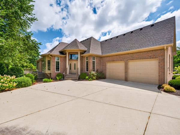 1514 Ashwood Court , Greenwood, IN 46143