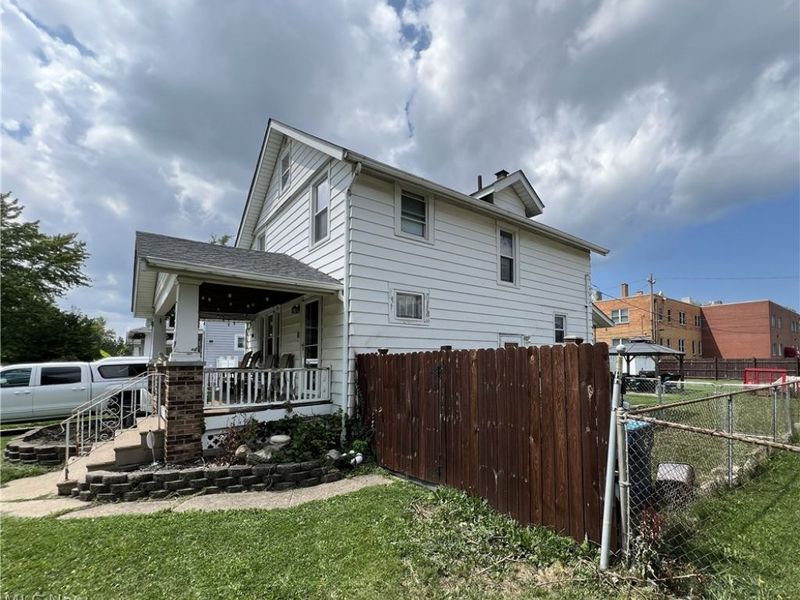 1891 E 33rd Street, Lorain, OH 44055 Photo 3