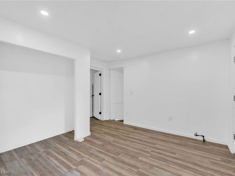 9414 Carton Avenue , Cleveland, OH 44104 Photo 24