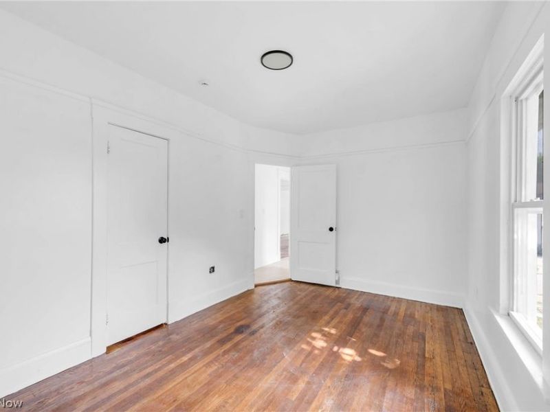 9414 Carton Avenue , Cleveland, OH 44104 Photo 35