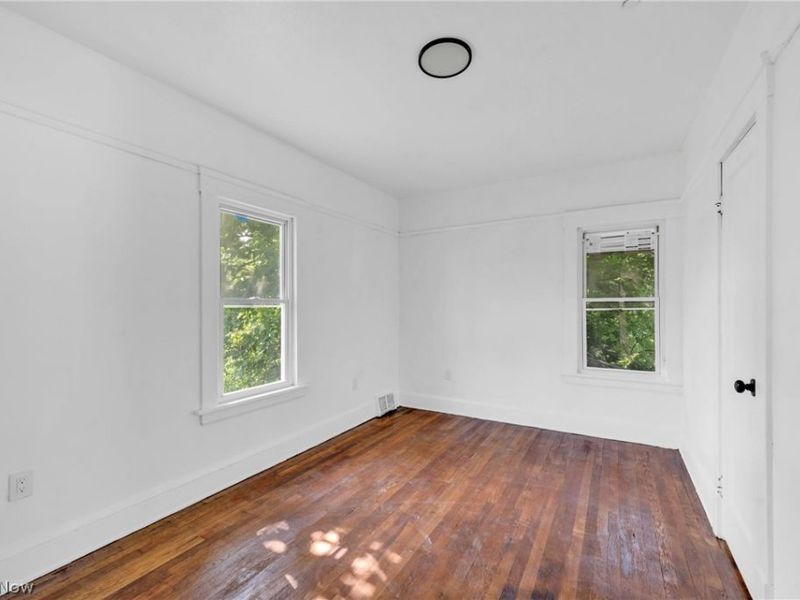 9414 Carton Avenue , Cleveland, OH 44104 Photo 36
