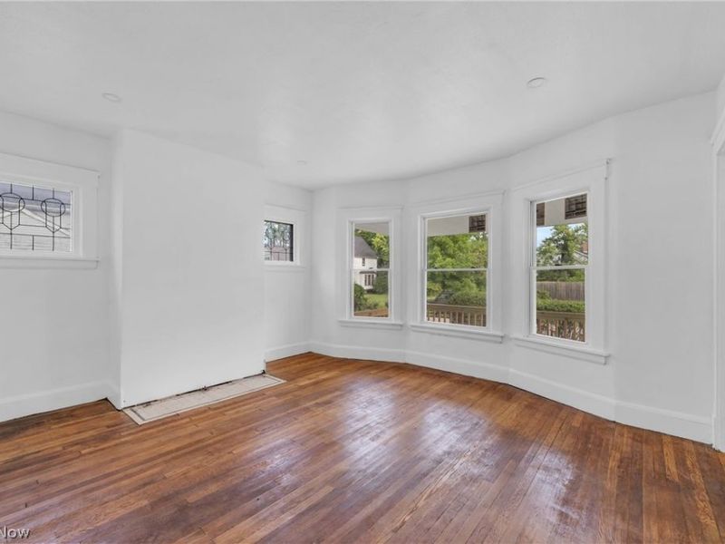 9414 Carton Avenue , Cleveland, OH 44104 Photo 8