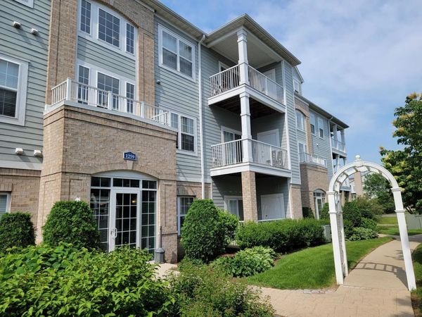 1259 W Lake Street , Unit 206, Addison, IL 60101