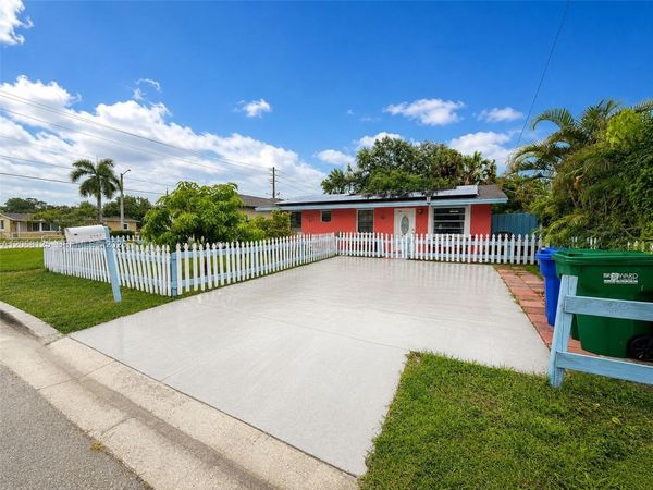 2745 NW 7th Ct , Fort Lauderdale, FL 33311