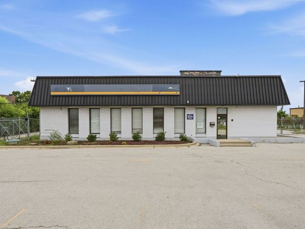 1030 S Milwaukee Avenue , Wheeling, IL 60090