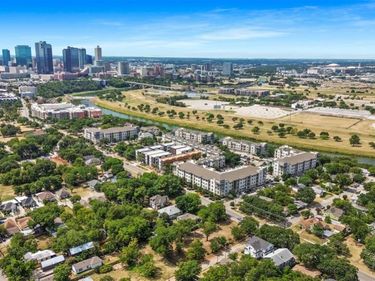 957 Woods Avenue, Fort Worth, TX 76102