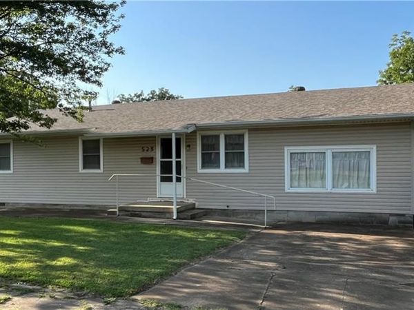 523 2nd Street, Oswego, KS 67356