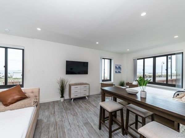 100 W Broadway , Unit 1H, Long Beach, NY 11561