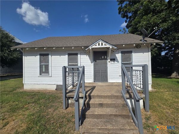 320 Commerce Street , Marlin, TX 76661