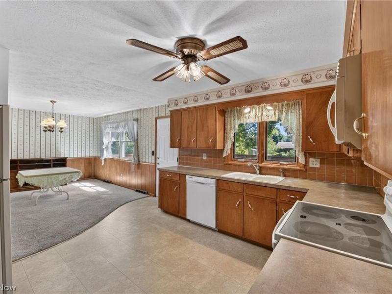 52 Warren Avenue, Rittman, OH 44270 Photo 5