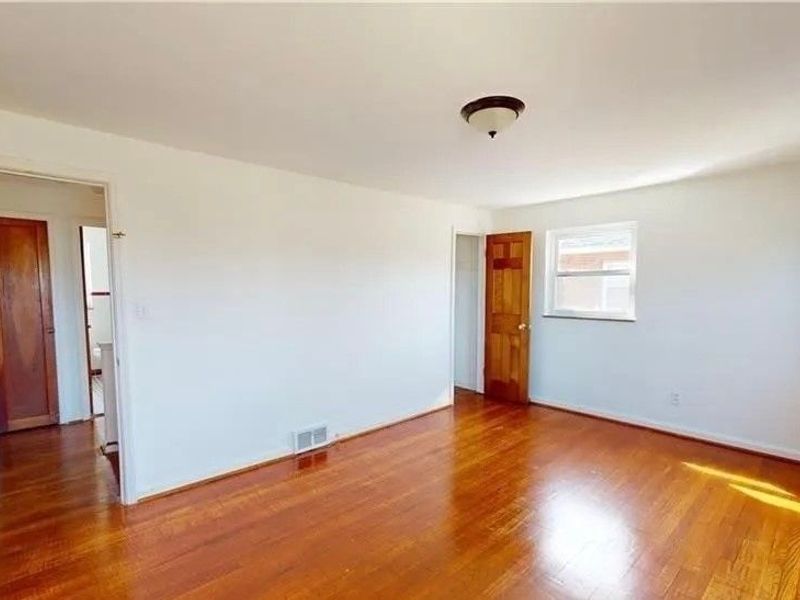20460 Lakeshore Boulevard, Euclid, OH 44123 Photo 13