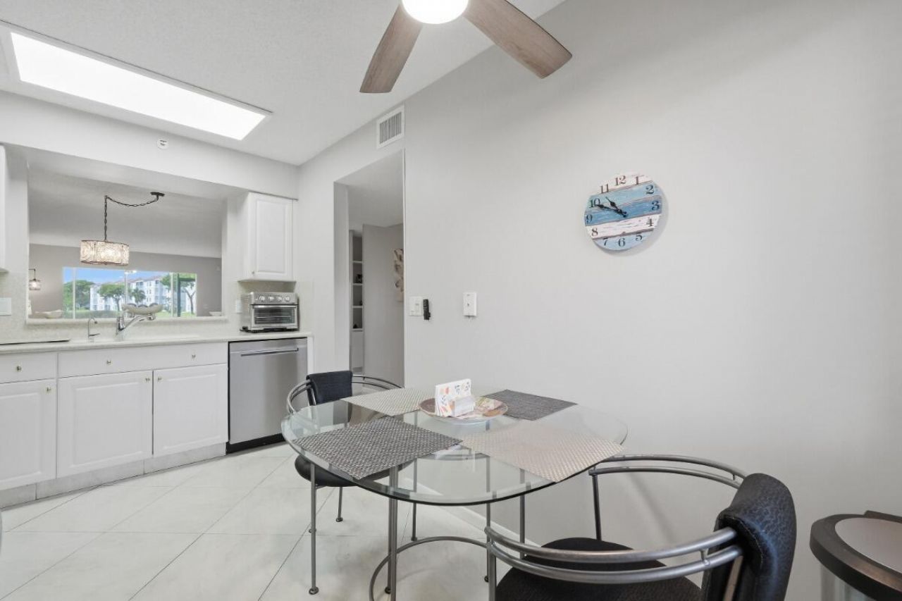 6112 Huntwick Terrace, Unit 108, Delray Beach, FL 33484 Photo