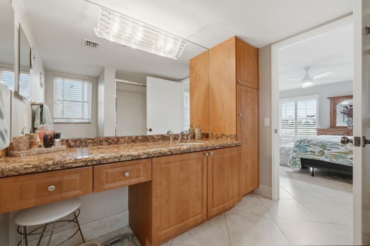 6112 Huntwick Terrace, Unit 108, Delray Beach, FL 33484 Photo