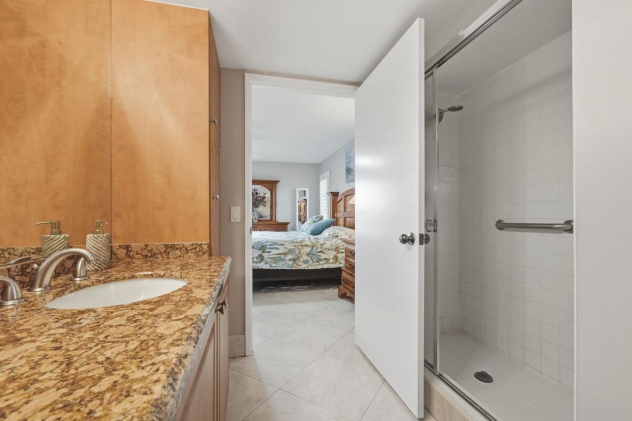 6112 Huntwick Terrace, Unit 108, Delray Beach, FL 33484 Photo