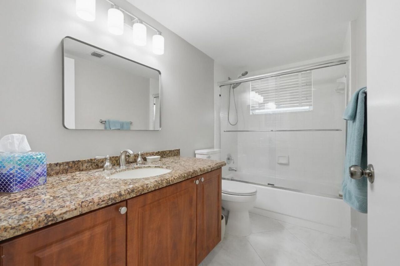 6112 Huntwick Terrace, Unit 108, Delray Beach, FL 33484 Photo
