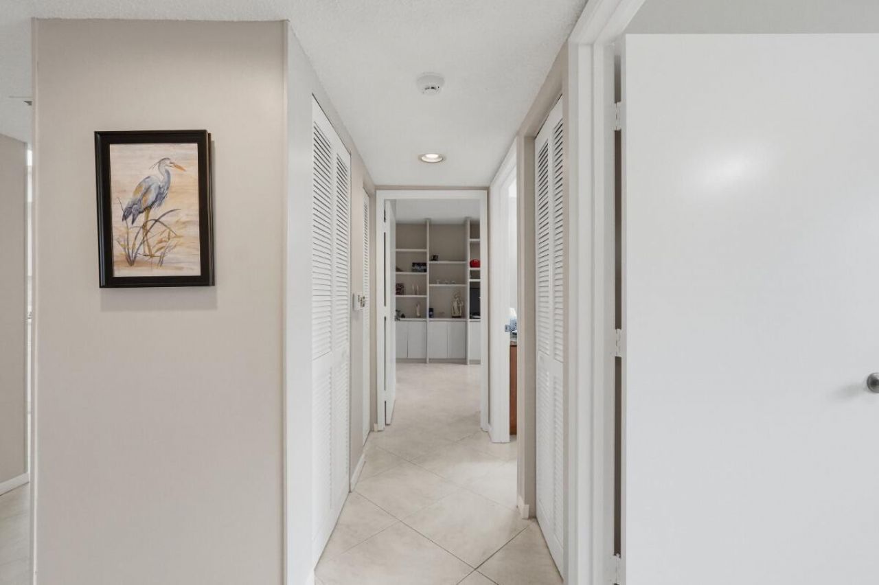 6112 Huntwick Terrace, Unit 108, Delray Beach, FL 33484 Photo