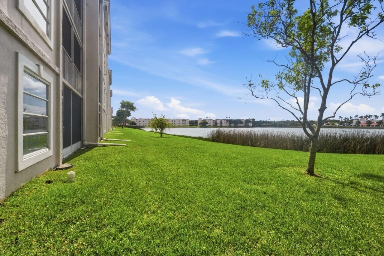 6112 Huntwick Terrace, Unit 108, Delray Beach, FL 33484 Photo