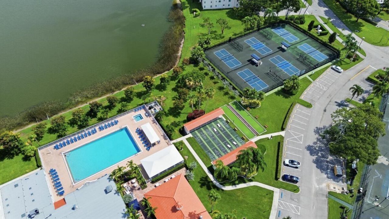 6112 Huntwick Terrace, Unit 108, Delray Beach, FL 33484 Photo