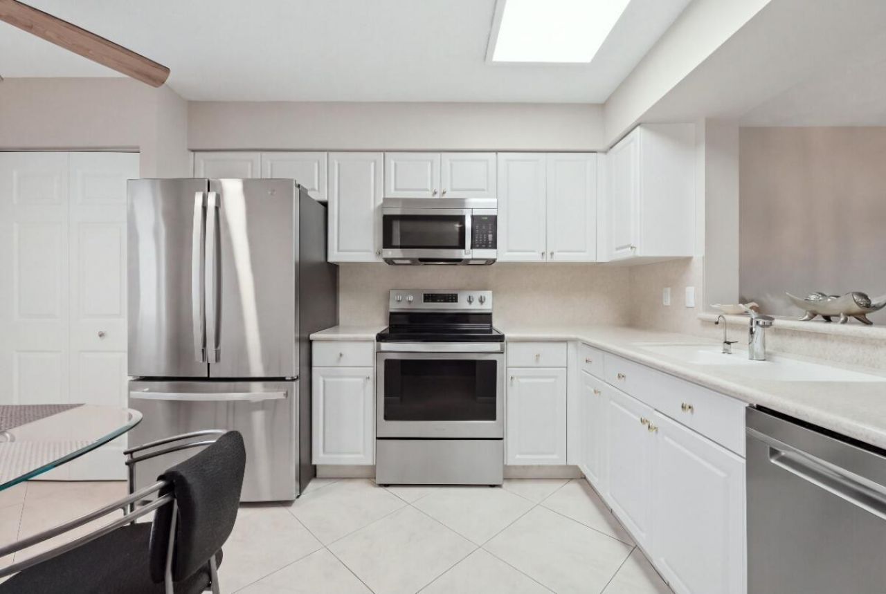 6112 Huntwick Terrace, Unit 108, Delray Beach, FL 33484 Photo