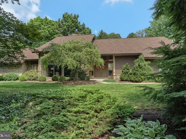 1801 FIELDCREST ROAD, LEBANON, PA 17042