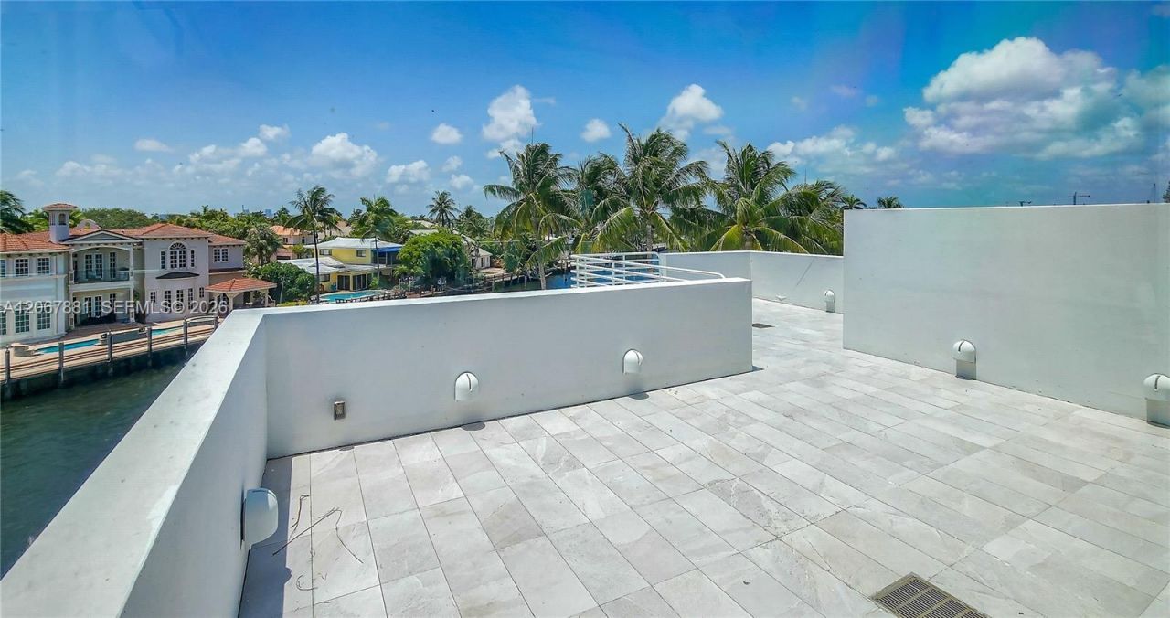 2890 NE 28th St , Fort Lauderdale, FL 33306 Photo