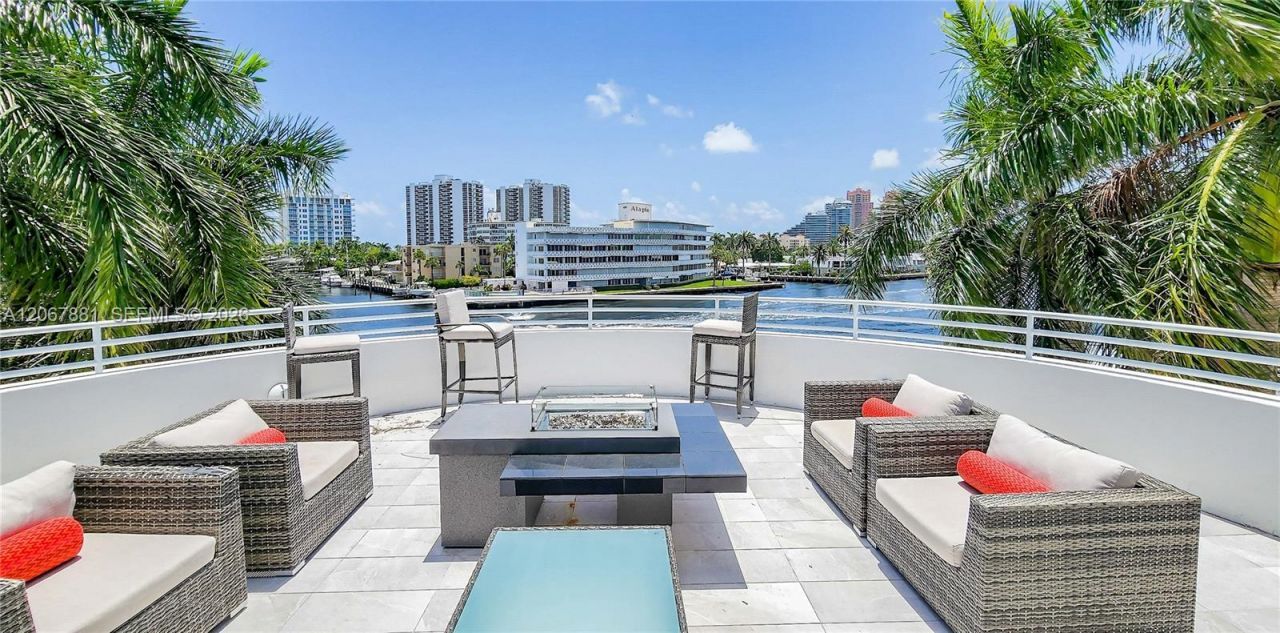 2890 NE 28th St , Fort Lauderdale, FL 33306 Photo