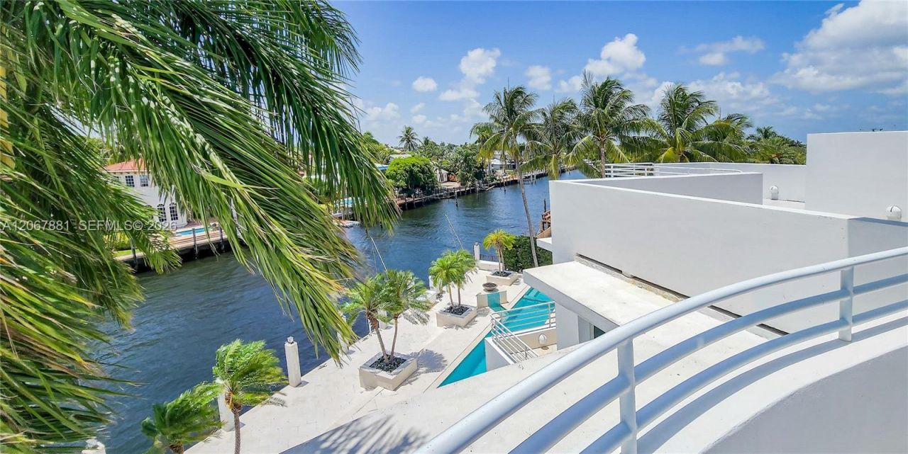 2890 NE 28th St , Fort Lauderdale, FL 33306 Photo
