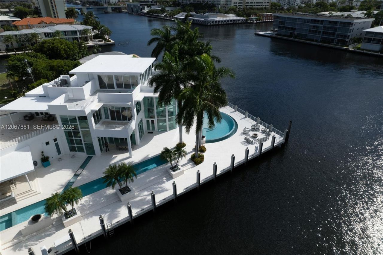 2890 NE 28th St , Fort Lauderdale, FL 33306 Photo