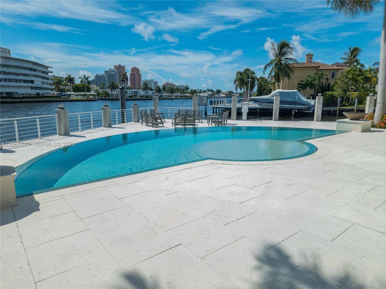 2890 NE 28th St , Fort Lauderdale, FL 33306 Photo