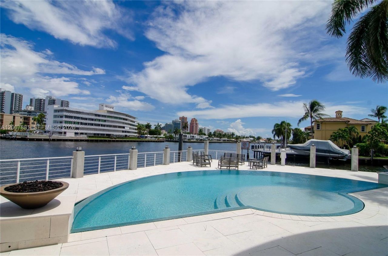 2890 NE 28th St , Fort Lauderdale, FL 33306 Photo