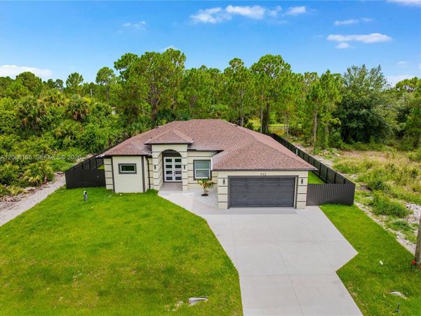 942 E KANUGA ST , Lehigh Acres, FL 33974