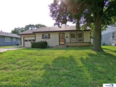 321 S 22 Street, Beatrice, NE 68310